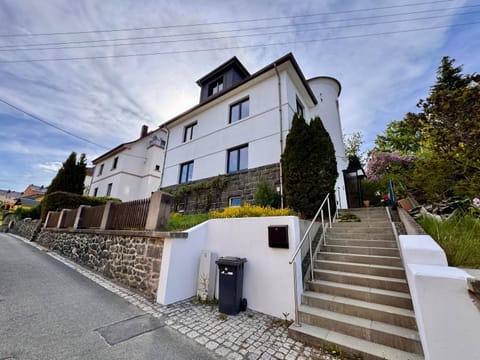 Property building, Street view