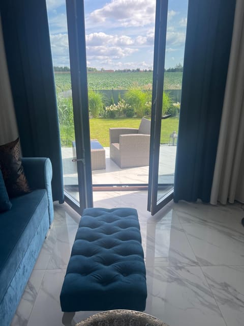 Apartament Cyprian De LUX z ogrodem Apartment in Pomeranian Voivodeship