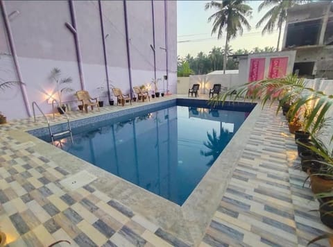 Property building, Swimming pool