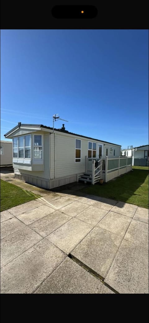 Golden Palm Resort Apartment in Chapel St Leonards