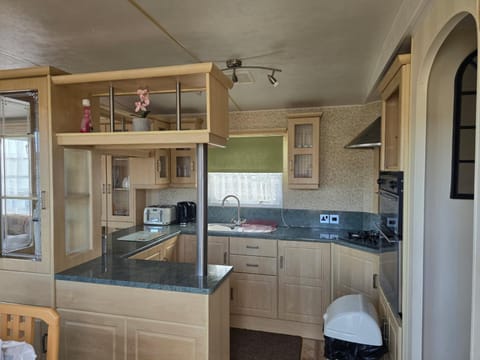 Golden Palm Resort Apartment in Chapel St Leonards