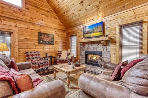 Cubs Cozy Den by Avada Properties House in Sevierville