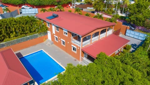 Property building, Bird's eye view, Pool view, Swimming pool