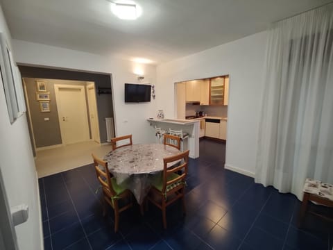 TV and multimedia, Dining area