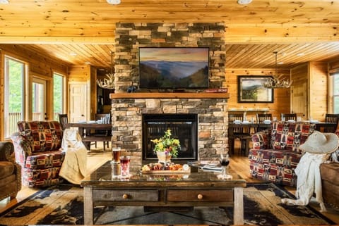 Smoky Mountain Lodge, Free Tickets, NO Catch! House in Pigeon Forge