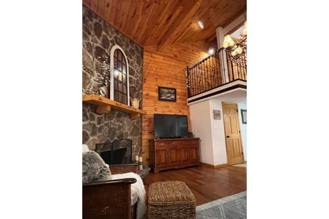 Chalet in the Smokies by Avada Properties House in Gatlinburg