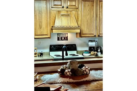 Chalet in the Smokies by Avada Properties House in Gatlinburg