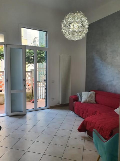 Communal lounge/ TV room, Living room, Seating area, internet