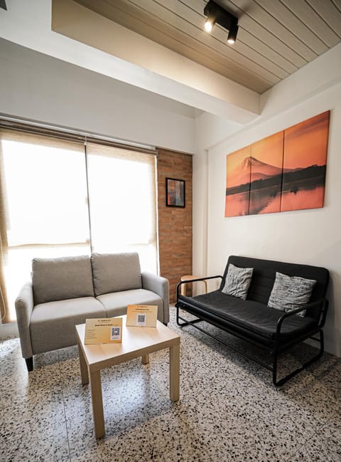 Living room, Seating area