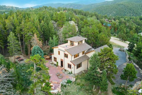 Property building, Natural landscape, Bird's eye view, Mountain view