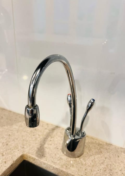 3Bed 2Bath Steam Sauna Retreat! Family friendly! Bed and Breakfast in Vancouver