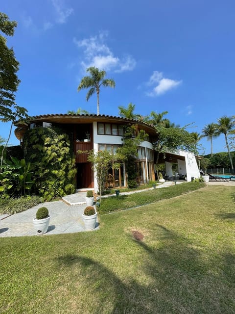Property building, Day, Garden, Garden view