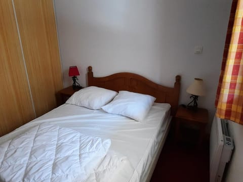 Appartement T2 avec balcon et wifi près des pistes - FR-1-807-64 Apartment in Notre-Dame-de-Bellecombe