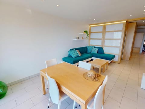 Spacieux 2P rénové face mer avec terrasse et garage - FR-1-196-381 Apartment in Menton