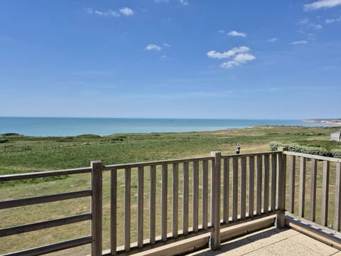 Appartement Duplex, Vue Mer, Terrasses, Parking Incl. - FR-1-675-50 Apartment in Wimereux