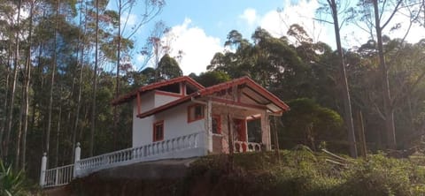 Cabana Sítio Cachoeiras do Caledônia Chalet in Nova Friburgo