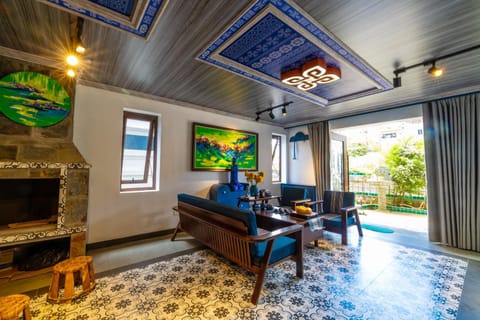 Communal lounge/ TV room, Children play ground, Living room, Seating area