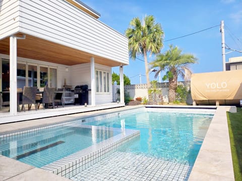 Property building, Pool view