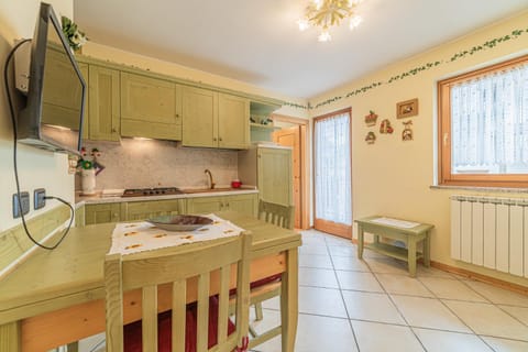 TV and multimedia, Kitchen or kitchenette, Dining area