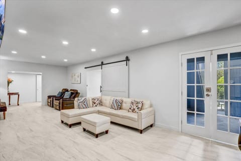 16 Plus ADU Solana Beach DelMar Fair House in Cardiff