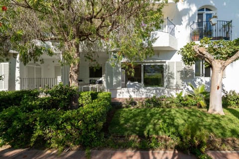 Property building, Garden