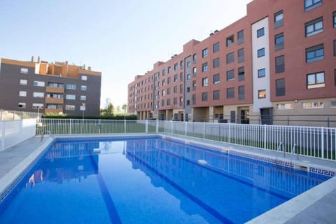 Property building, Garden, Swimming pool, Swimming pool