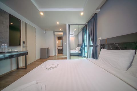Bed, Bedroom