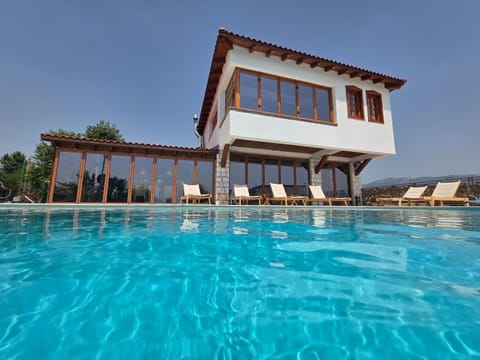 Property building, Pool view, Swimming pool