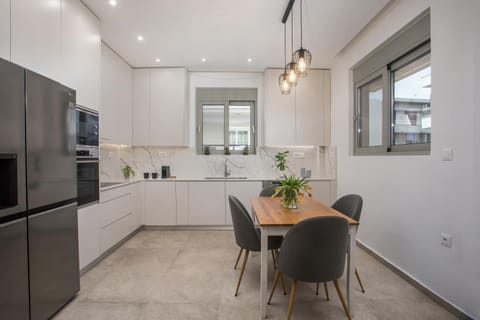 Kitchen or kitchenette, Dining area, dishwasher, oven, stove