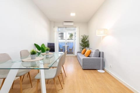 Living room, Seating area, Dining area, air conditioner