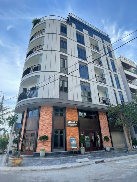 Property building, Day, Location, Parking