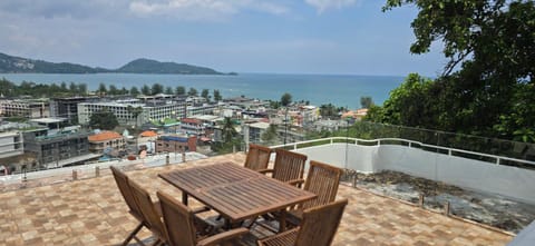 View (from property/room), Balcony/Terrace, City view, Mountain view, Sea view