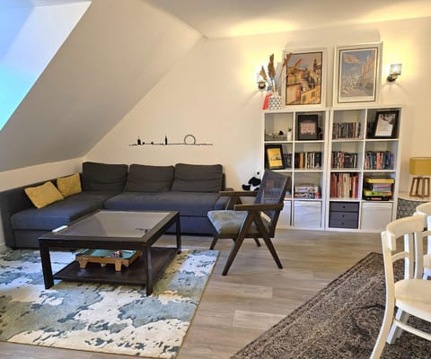 Library, Seating area, Dining area