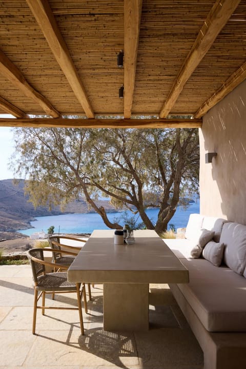 Natural landscape, Balcony/Terrace, Dining area, Sea view