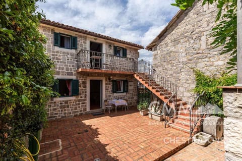 Property building, Balcony/Terrace