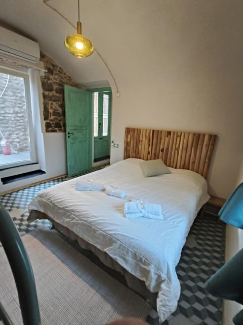 Pieds dans l'eau Terrace, Spa & Cactus Apartment in Bordighera