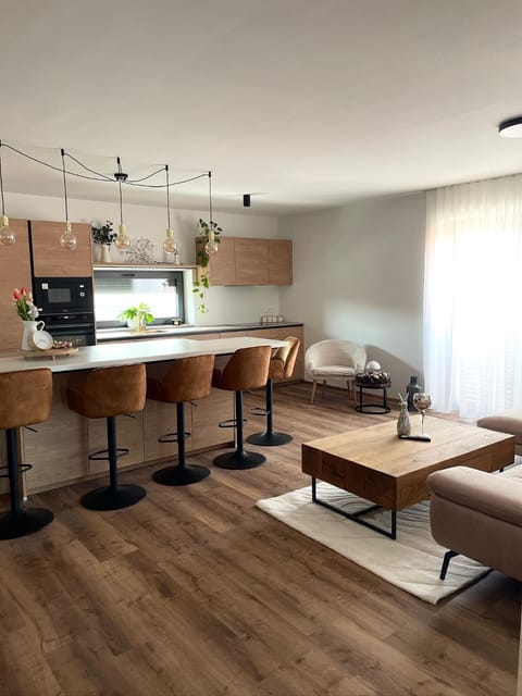 Kitchen or kitchenette, Seating area, Dining area