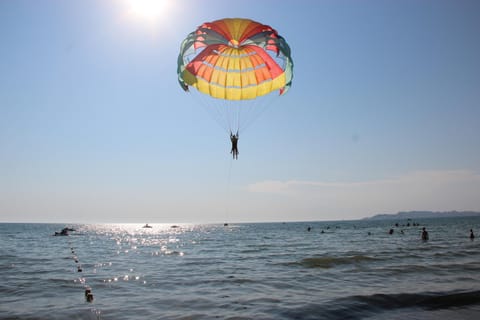Activities, Beach, young children, group of guests