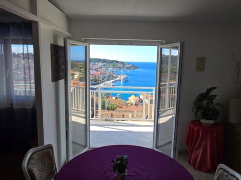 Apartments Boćin Rosso Bed and Breakfast in Hvar