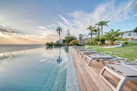 Swimming pool, Swimming pool, sunbed