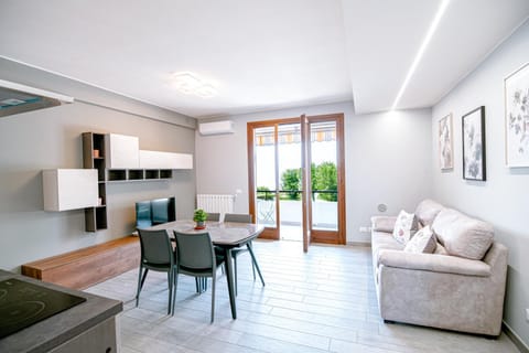 TV and multimedia, Living room, Dining area