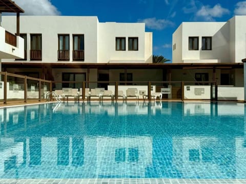 Pool view, Swimming pool, sunbed