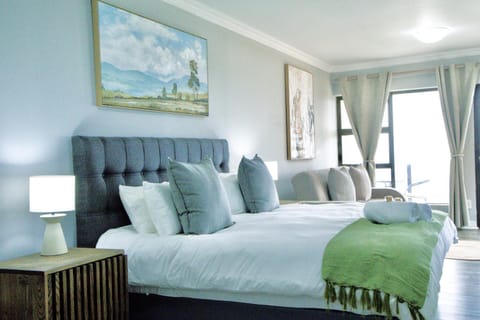 Serenity Heights - Herold's Bay Villa in Western Cape