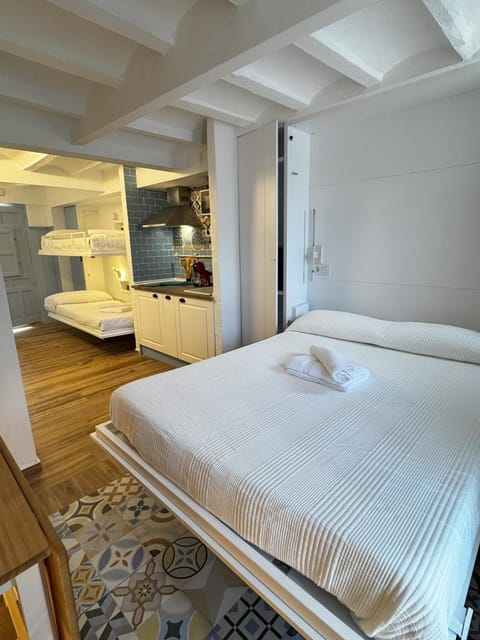 Bed, Photo of the whole room, bunk bed, kitchen