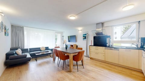 Großzügige 4 Schlafzimmer Wohnung in Davos Bergblick zentrale Lage Apartment in Davos