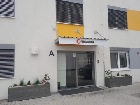 Property building, Facade/entrance