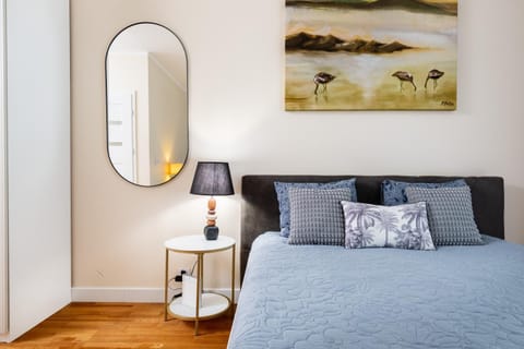 Bed, Photo of the whole room, wardrobe