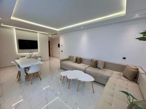 TV and multimedia, Living room, Dining area