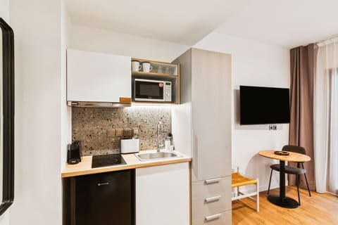 TV and multimedia, Kitchen or kitchenette, Dining area