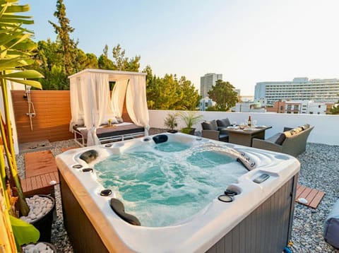 Natural landscape, Hot Tub, sunbed